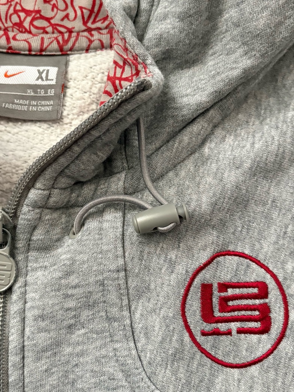 Nike LeBron James Light Gray Full‑Zip Hoodie w/ Pattern Hood Lining – Men’s XL